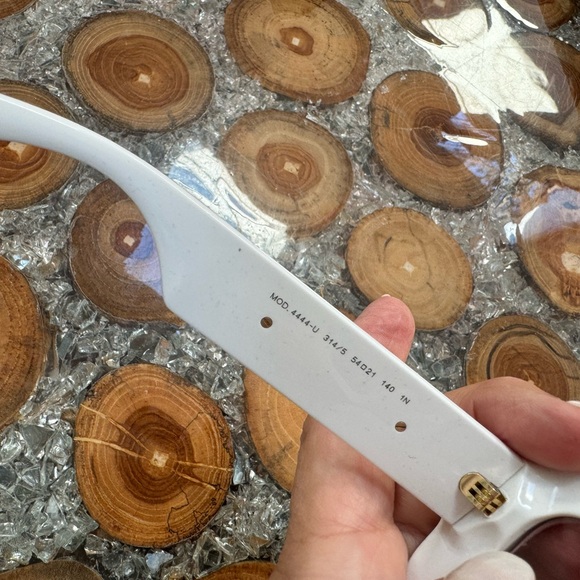 Versace 🕶️ Sunglasses. New in Case. White with gold trim. Pink lens - Picture 9 of 12